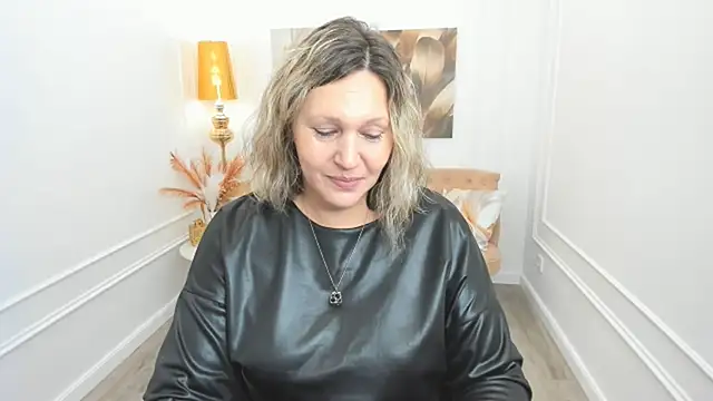 NinaStarle online show from 05-15-26, 12:01