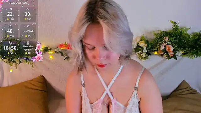 Snapshot of girlllsooft chatting on 09-26-25, 04:22 girlllsooft online show from 09-26-25, 04:22