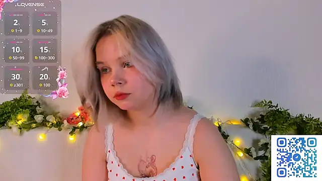 Snapshot of girlllsooft chatting on 10-08-25, 07:11 girlllsooft online show from 10-08-25, 07:11