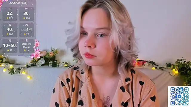 Snapshot of girlllsooft chatting on 11-05-25, 07:58 girlllsooft online show from 11-05-25, 07:58