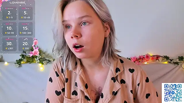 Snapshot of girlllsooft chatting on 11-07-25, 01:38 girlllsooft online show from 11-07-25, 01:38