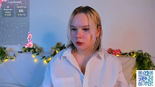 Snapshot of girlllsooft chatting on 11-16-25, 02:06 girlllsooft online show from 11-16-25, 02:06