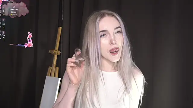 Snapshot of MaeEversley chatting on 09-10-25, 07:08 MaeEversley online show from 09-10-25, 07:08