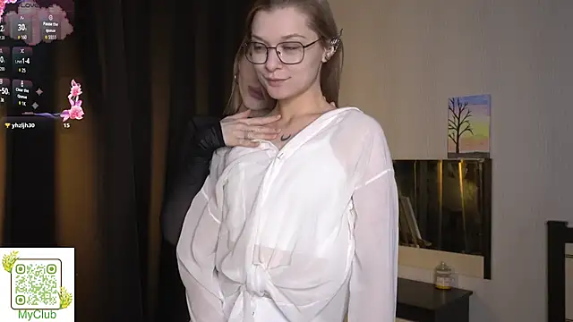 Snapshot of MaeEversley chatting on 10-22-25, 05:41 MaeEversley online show from 10-22-25, 05:41