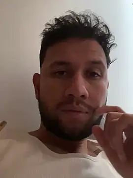Snapshot of Michaell_Spinelly chatting on 05-15-26, 03:52 Michaell Spinelly online show from 05-15-26, 03:52