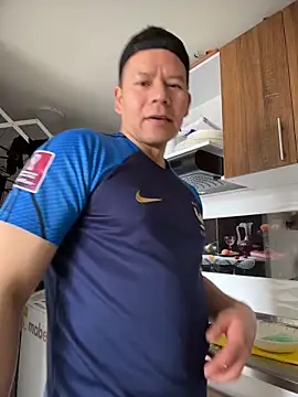 Manu0586 online show from 11-17-25, 04:13