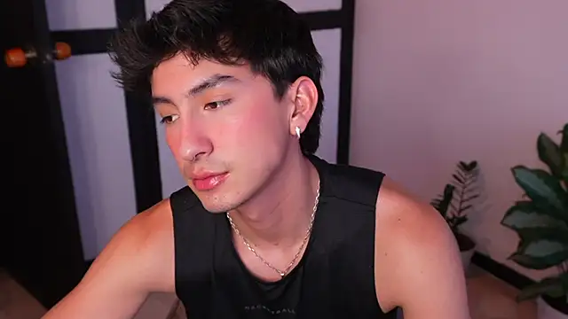 sweettaaron01 online show from 06-17-26, 11:05