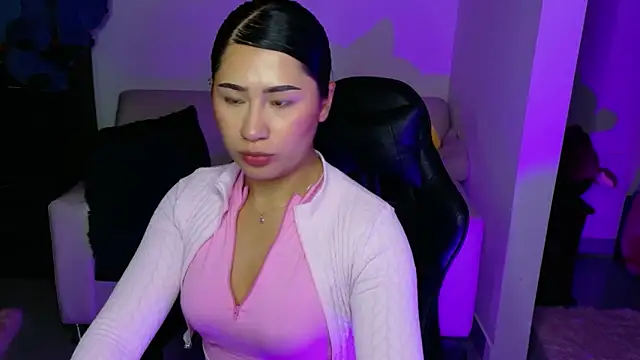 Snapshot of evelyn_ch_ chatting on 03-24-26, 07:30 evelyn ch online show from 03-24-26, 07:30