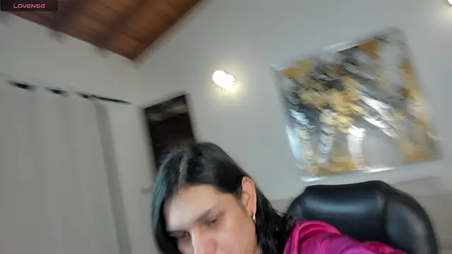 SarahYates online show from 02-09-26, 05:22