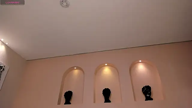 IsabellaMoreau online show from 10-24-25, 08:27