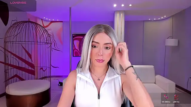 IsabellaMoreau online show from 04-09-26, 07:41