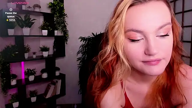 Snapshot of Ida_FaneStain chatting on 02-12-26, 03:01 Ida FaneStain online show from 02-12-26, 03:01