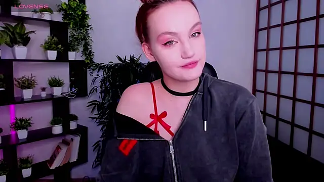 Snapshot of Ida_FaneStain chatting on 02-19-26, 02:51 Ida FaneStain online show from 02-19-26, 02:51