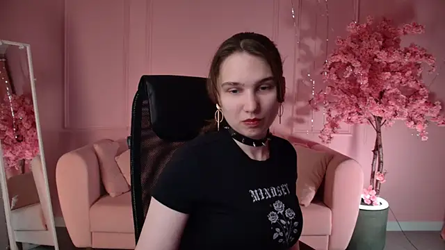 TessaMill online show from 05-22-26, 05:14