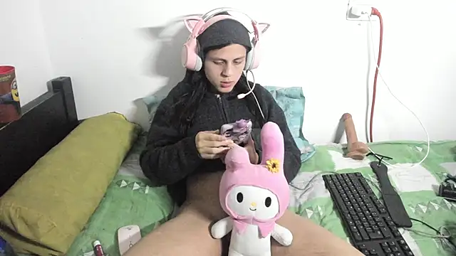 Petite-Goth online show from 11-23-25, 02:22