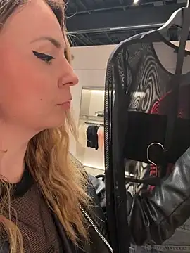 LovelyAria  online show from 03-12-26, 06:58