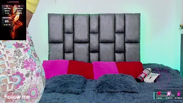 Snapshot of miaroberts69 chatting on 10-08-25, 11:57 miaroberts69 online show from 10-08-25, 11:57