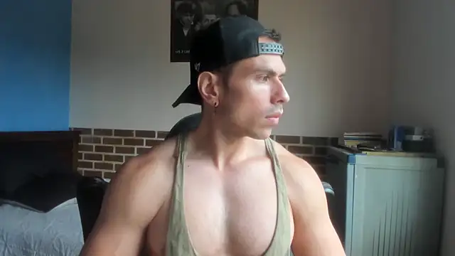 Snapshot of justinkarter chatting on 07-04-26, 02:56 justinkarter online show from 07-04-26, 02:56