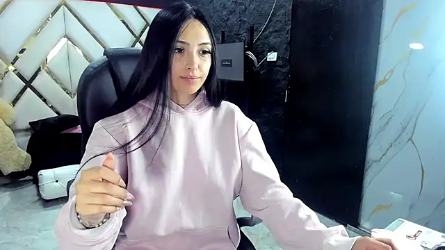 Issabela Mackey  online show from 11-27-25, 04:36