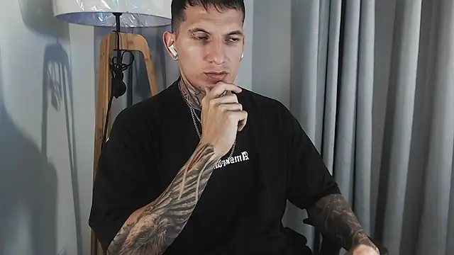 Snapshot of Shane_Clay chatting on 09-10-25, 10:21 Shane Clay online show from 09-10-25, 10:21