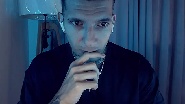 Snapshot of Shane_Clay chatting on 09-21-25, 01:24 Shane Clay online show from 09-21-25, 01:24