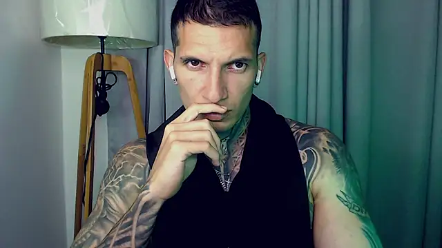 Snapshot of Shane_Clay chatting on 11-25-25, 12:10 Shane Clay online show from 11-25-25, 12:10