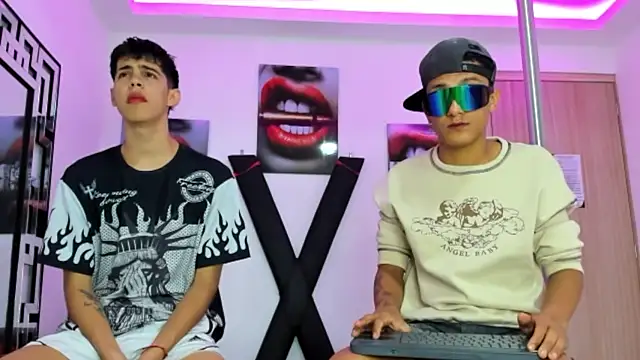 TWINKS FRIENDS online show from 10-22-25, 07:19