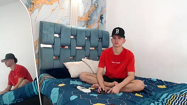 TWINKS FRIENDS online show from 02-13-26, 01:29