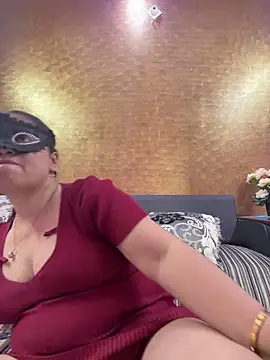 Iampriyaaa15 online show from 05-27-26, 06:32
