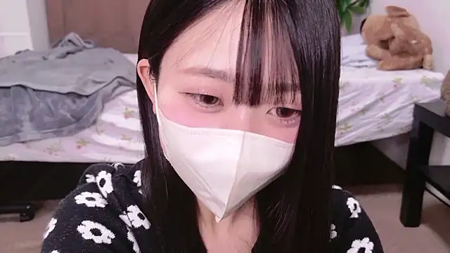 Snapshot of OSUSHI-CHAN chatting on 11-12-25, 03:45 OSUSHI-CHAN online show from 11-12-25, 03:45