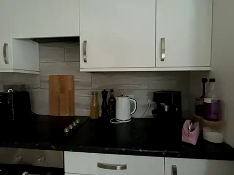 Snapshot of FrancescaXO chatting on 10-04-25, 08:34 FrancescaXO online show from 10-04-25, 08:34