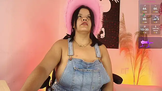 Snapshot of Iamlola_ chatting on 09-27-25, 03:44 Iamlola online show from 09-27-25, 03:44