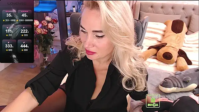 FreeBerryMILF online show from 04-30-26, 09:52
