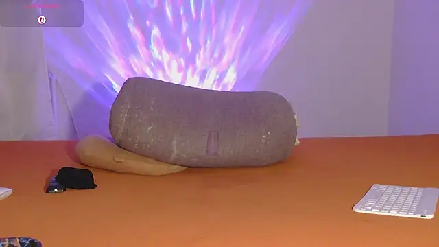 Snapshot of MrsNehir chatting on 11-12-25, 08:30 MrsNehir online show from 11-12-25, 08:30