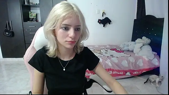 Snapshot of Elizabeth_rose02 chatting on 11-11-25, 03:06 Elizabeth rose02 online show from 11-11-25, 03:06