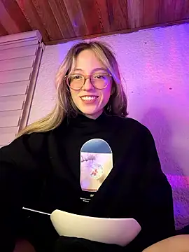 Snapshot of ReenKitty chatting on 03-21-26, 05:56 ReenKitty online show from 03-21-26, 05:56