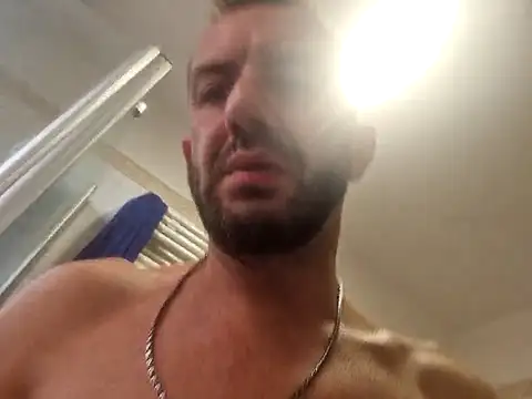 Snapshot of Anere84s chatting on 09-10-25, 11:10 Anere84s online show from 09-10-25, 11:10