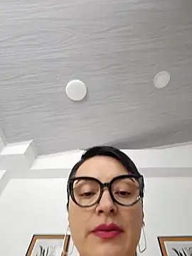 Daniela Leonn online show from 09-18-25, 07:27