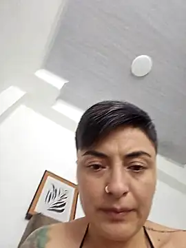 Daniela Leonn online show from 11-15-25, 07:10