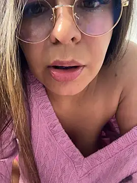 Snapshot of sweet_shadil_ chatting on 09-19-25, 01:40 sweet shadil online show from 09-19-25, 01:40