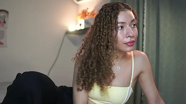 Snapshot of isabella-garcia- chatting on 09-13-25, 12:54 isabella-garcia- online show from 09-13-25, 12:54