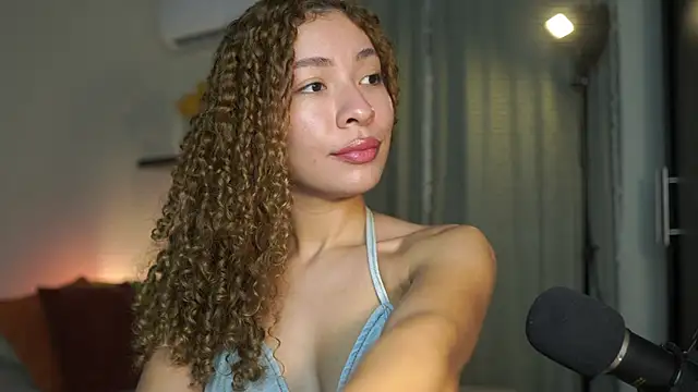 Snapshot of isabella-garcia- chatting on 09-16-25, 12:50 isabella-garcia- online show from 09-16-25, 12:50