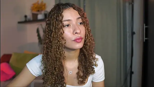 Snapshot of isabella-garcia- chatting on 10-21-25, 02:01 isabella-garcia- online show from 10-21-25, 02:01