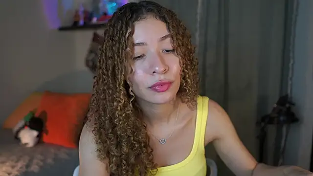 Snapshot of isabella-garcia- chatting on 11-17-25, 09:53 isabella-garcia- online show from 11-17-25, 09:53