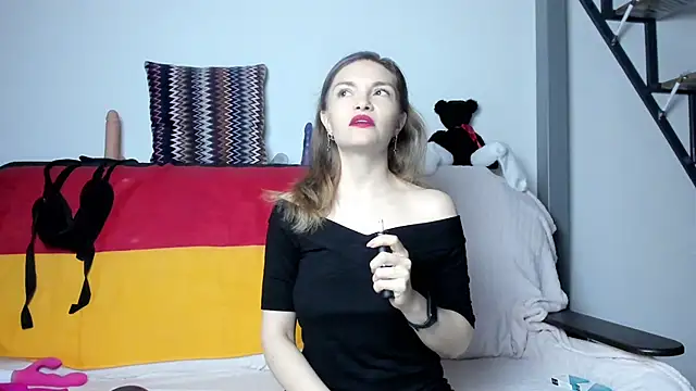 Snapshot of Katherine_Twilight chatting on 12-12-24, 03:27 Katherine Twilight online show from 12-12-24, 03:27