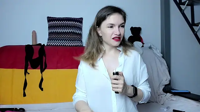 Snapshot of Katherine_Twilight chatting on 03-07-25, 03:39 Katherine Twilight online show from 03-07-25, 03:39