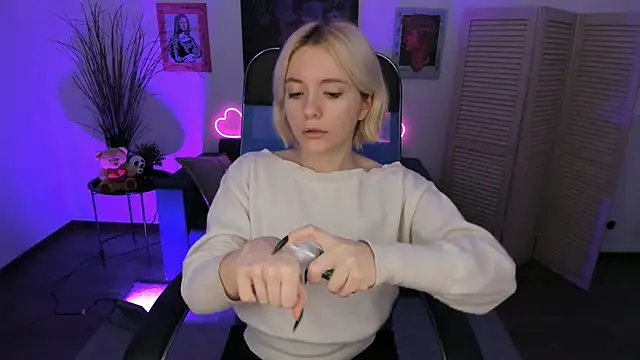 Snapshot of AuroraWrenfield chatting on 11-26-25, 04:24 AuroraWrenfield online show from 11-26-25, 04:24