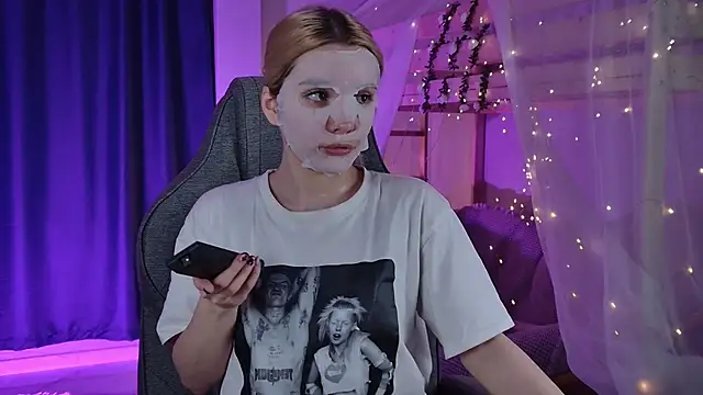 AuroraWrenfield online show from 03-23-26, 02:15