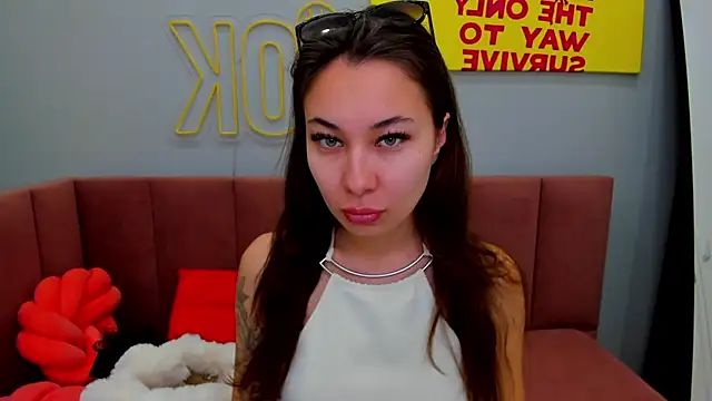 Snapshot of Kat__cat chatting on 06-07-26, 02:27 Kat cat online show from 06-07-26, 02:27