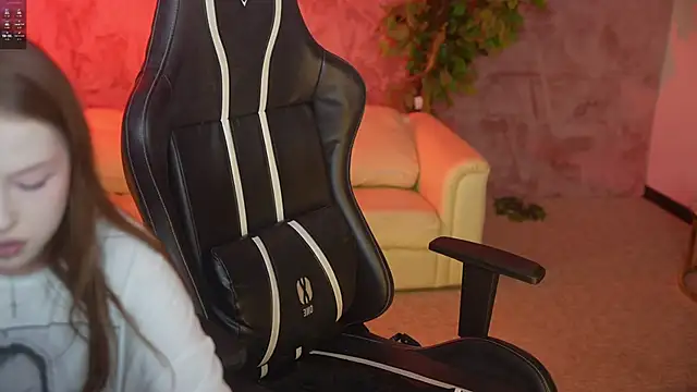 Goldie Flame online show from 09-12-25, 11:37